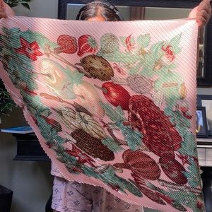 Hermes Pleated scarf